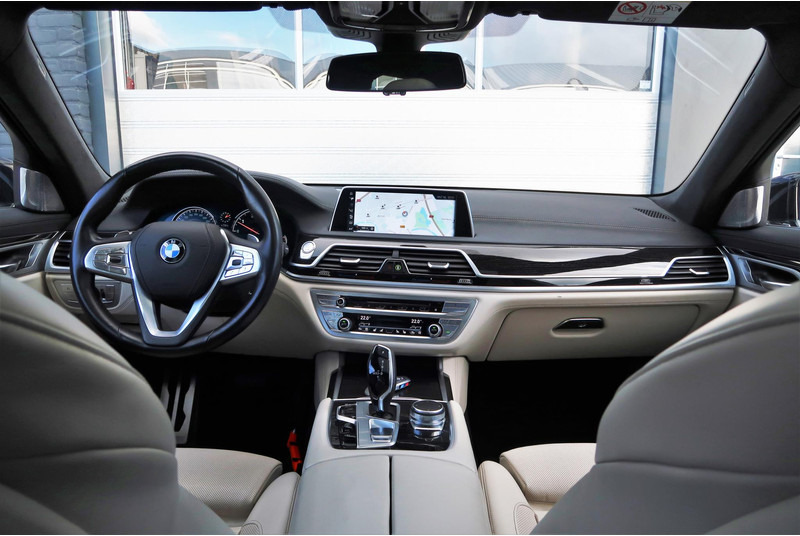 BMW 7 Serie 740Ld xDrive High Executive M-PAKKET/ MASSAGE/ PANO/ DEALER OND/ VOL! - Sedan: foto 2 BMW 7 Serie 740Ld xDrive High Executive M-PAKKET/ MASSAGE/ PANO/ DEALER OND/ VOL! - Sedan: foto 2