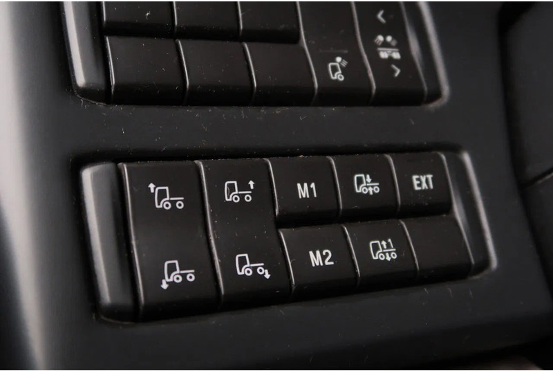 Scania P500 6x2/ FULL AIR/ HYDRAULIC/ LEATHER/ 2.950 WB/ DIFF LOCK/ SLIDE DISH - Cabeza tractora: foto 4 Scania P500 6x2/ FULL AIR/ HYDRAULIC/ LEATHER/ 2.950 WB/ DIFF LOCK/ SLIDE DISH - Cabeza tractora: foto 4