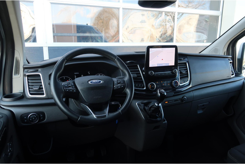 Ford Transit Custom 300 2.0 TDCI L1H1 Limited DC AUT/ LED/ CAMERA/ 2X DEUR/ CRUISE/ AIRCO/ TREKHAAK - Furgoneta pequeña, Furgoneta combi: foto 2 Ford Transit Custom 300 2.0 TDCI L1H1 Limited DC AUT/ LED/ CAMERA/ 2X DEUR/ CRUISE/ AIRCO/ TREKHAAK - Furgoneta pequeña, Furgoneta combi: foto 2