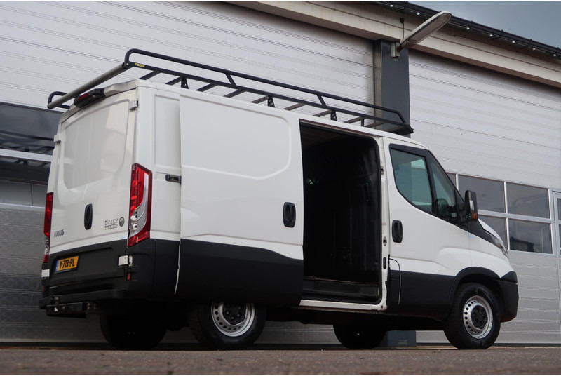 Iveco Daily 35S14V 300 L1H1 AUT/ 3,5t/ CAM/ CRUISE/ TREKHAAK/ AIRCO/ ETC - Furgón: foto 3 Iveco Daily 35S14V 300 L1H1 AUT/ 3,5t/ CAM/ CRUISE/ TREKHAAK/ AIRCO/ ETC - Furgón: foto 3