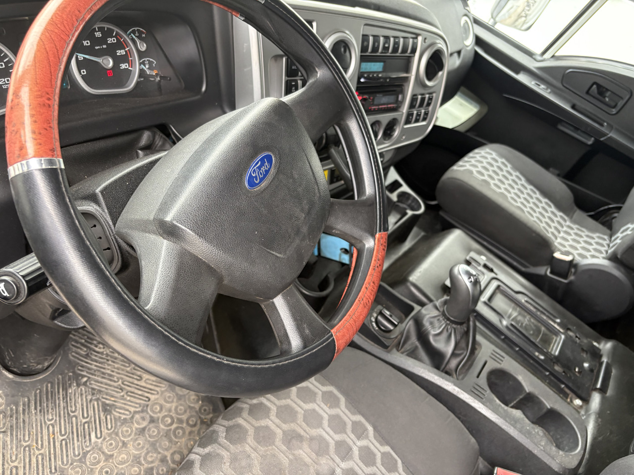 FORD 18.480 EURO6 automatic 4x2 300.000km 2unite - Cabeza tractora: foto 5 FORD 18.480 EURO6 automatic 4x2 300.000km 2unite - Cabeza tractora: foto 5