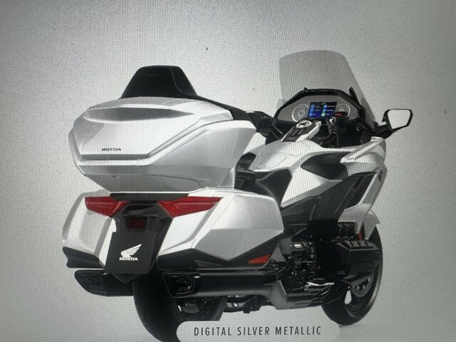 HONDA Goldwing GL 1800 DCT Tour 50th Anniversary - Motocicleta: foto 2 HONDA Goldwing GL 1800 DCT Tour 50th Anniversary - Motocicleta: foto 2
