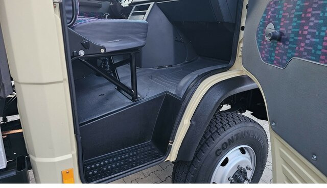 MERCEDES-BENZ 814 D T2 Vario 4x4 Allrad Topzustand!... - Cámper: foto 4 MERCEDES-BENZ 814 D T2 Vario 4x4 Allrad Topzustand!... - Cámper: foto 4