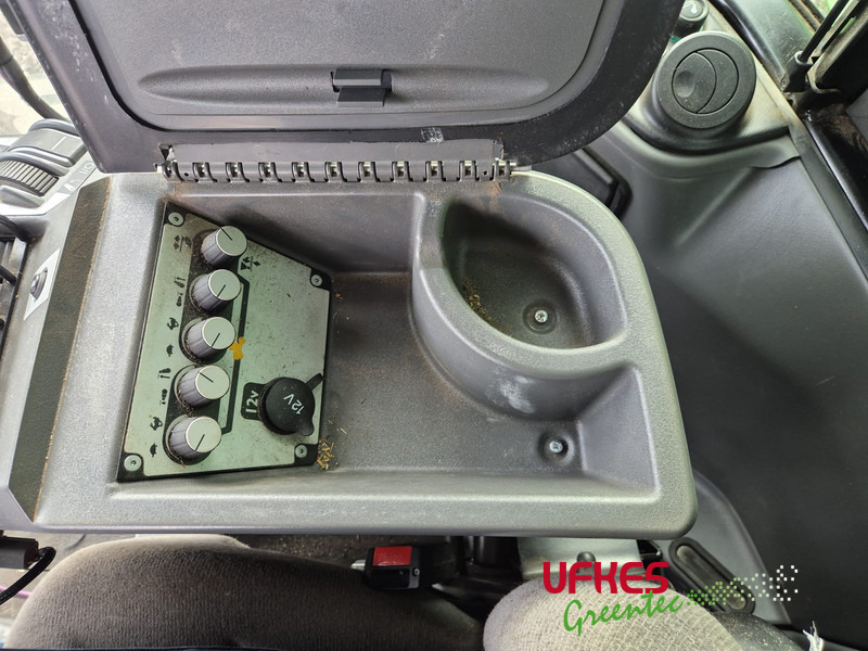 Tractor JCB Fastrac 4220 Chipper Combi: foto 12 Tractor JCB Fastrac 4220 Chipper Combi: foto 12