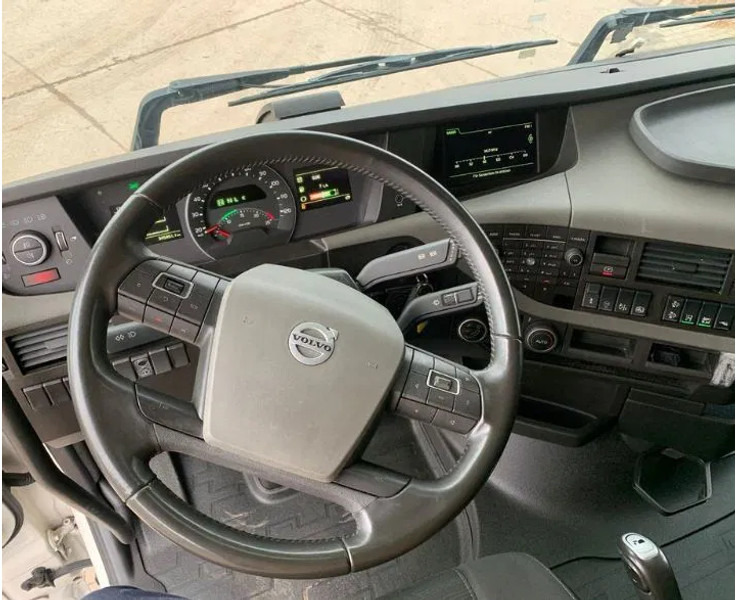 Foto del interior 2: Cabeza tractora Volvo FH 460 Globetrotter 4x2 | Leasing