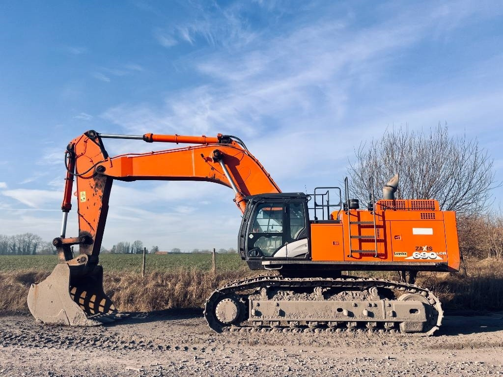 Excavadora de cadenas Hitachi ZX 690 LC H-6: foto 1