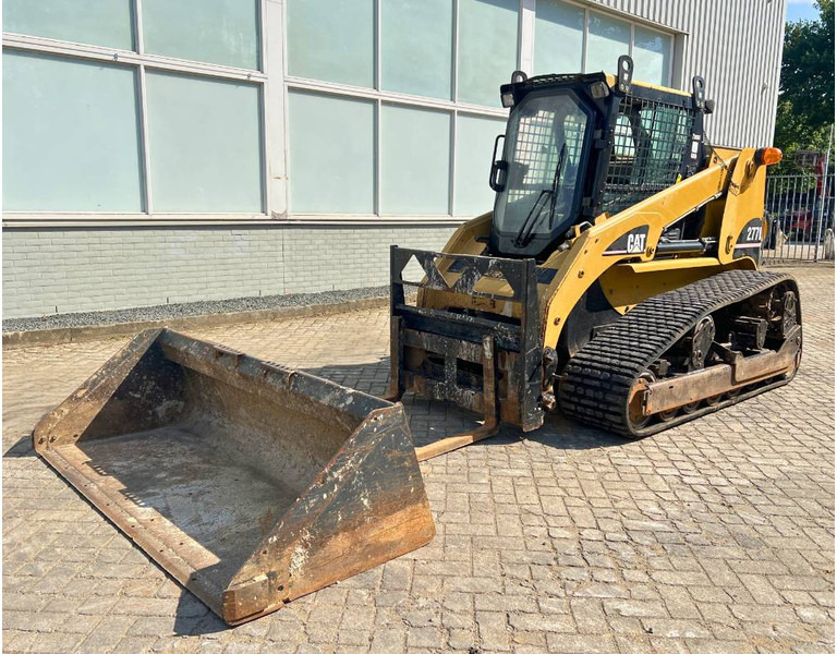 Cat 277 B 2006 - Minicargadora: foto 1 Cat 277 B 2006 - Minicargadora: foto 1
