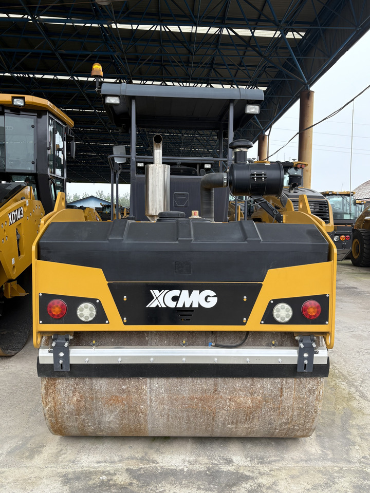 XCMG 8 ton 2Y103 double drum used vibratory road roller compactor 2022 - Apisonadora de asfalto: foto 4 XCMG 8 ton 2Y103 double drum used vibratory road roller compactor 2022 - Apisonadora de asfalto: foto 4