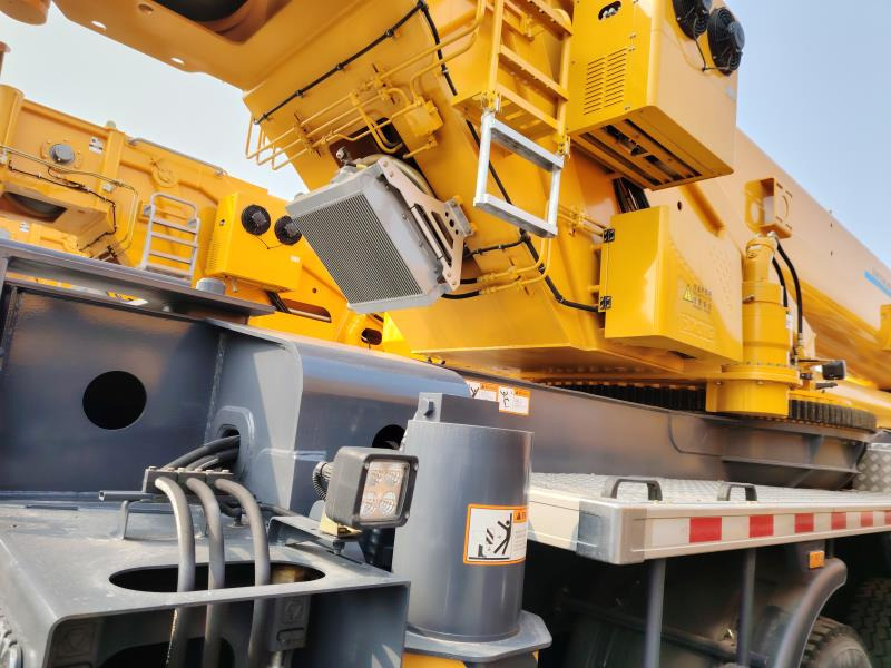 Autogrúa XCMG Factory 180 Ton Used QY180K5C Telescopic Boom Truck Mounted Crane Price List: foto 6