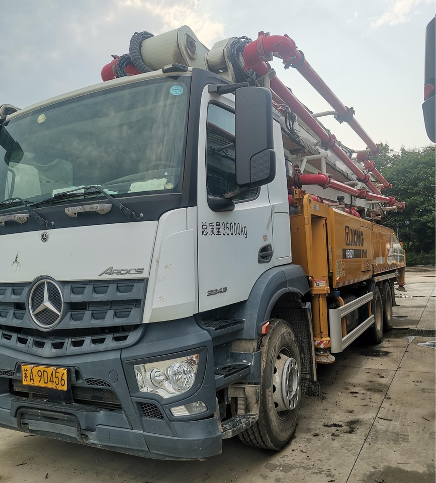 XCMG Official HB52V Used Mobile Concrete Pump 52m Truck Mounted Concrete Pump Price - Bomba de hormigón: foto 3 XCMG Official HB52V Used Mobile Concrete Pump 52m Truck Mounted Concrete Pump Price - Bomba de hormigón: foto 3