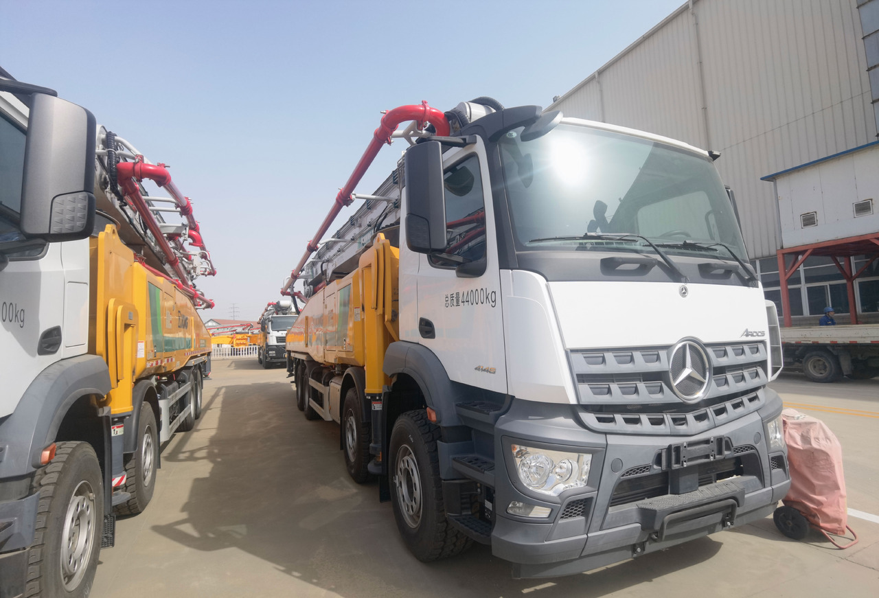 XCMG Official Schwing Concrete Pump HB62V Used Telescopic Concrete Pump Truck Price - Bomba de hormigón: foto 2 XCMG Official Schwing Concrete Pump HB62V Used Telescopic Concrete Pump Truck Price - Bomba de hormigón: foto 2