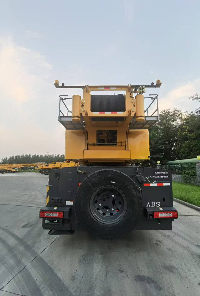 XCMG Official Used 200ton Truck Lifting Crane XCA200L8 Hydraulic Mobile Crane Price List - Grúa todo terreno: foto 3 XCMG Official Used 200ton Truck Lifting Crane XCA200L8 Hydraulic Mobile Crane Price List - Grúa todo terreno: foto 3