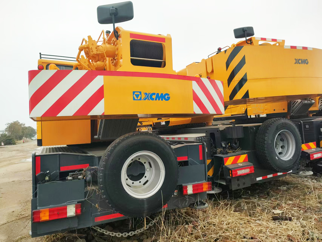 XCMG Official Used Truck Crane 25 ton XCT25L4-Y Hydraulic Arm Mobile Crane Price - Autogrúa: foto 3 XCMG Official Used Truck Crane 25 ton XCT25L4-Y Hydraulic Arm Mobile Crane Price - Autogrúa: foto 3