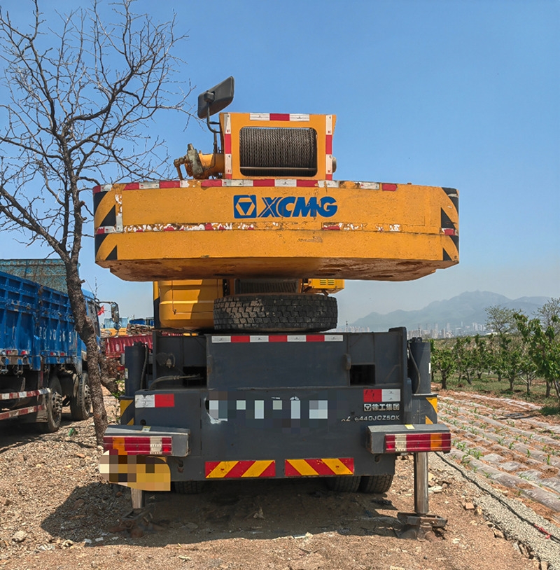 XCMG QY50KC hot sale used 50ton hydraulic crane truck price - Autogrúa: foto 4 XCMG QY50KC hot sale used 50ton hydraulic crane truck price - Autogrúa: foto 4