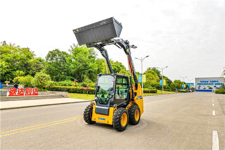 XCMG XC7-SR07 compact steer skid wheel loader for sale - Minicargadora: foto 5 XCMG XC7-SR07 compact steer skid wheel loader for sale - Minicargadora: foto 5