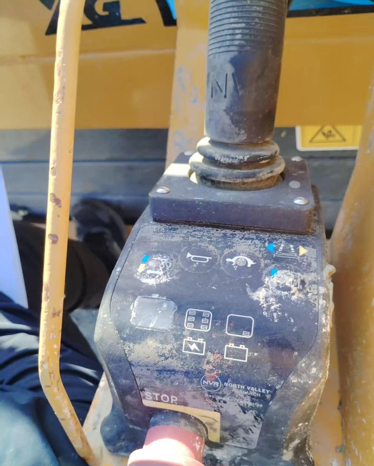 XCMG XG1008HA-Li 10m used Lithium battery scissor aerial work platform - Plataforma de tijeras: foto 5 XCMG XG1008HA-Li 10m used Lithium battery scissor aerial work platform - Plataforma de tijeras: foto 5