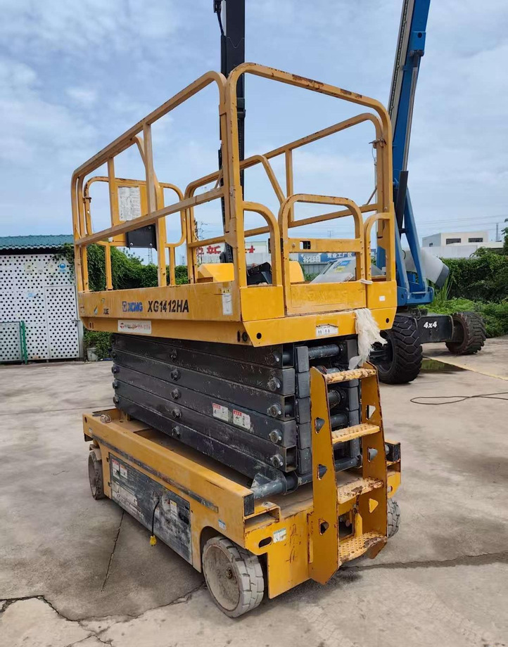 Plataforma de tijeras XCMG XG1412HA-Li battery electric mobile scissor lift 14m price: foto 6 Plataforma de tijeras XCMG XG1412HA-Li battery electric mobile scissor lift 14m price: foto 6