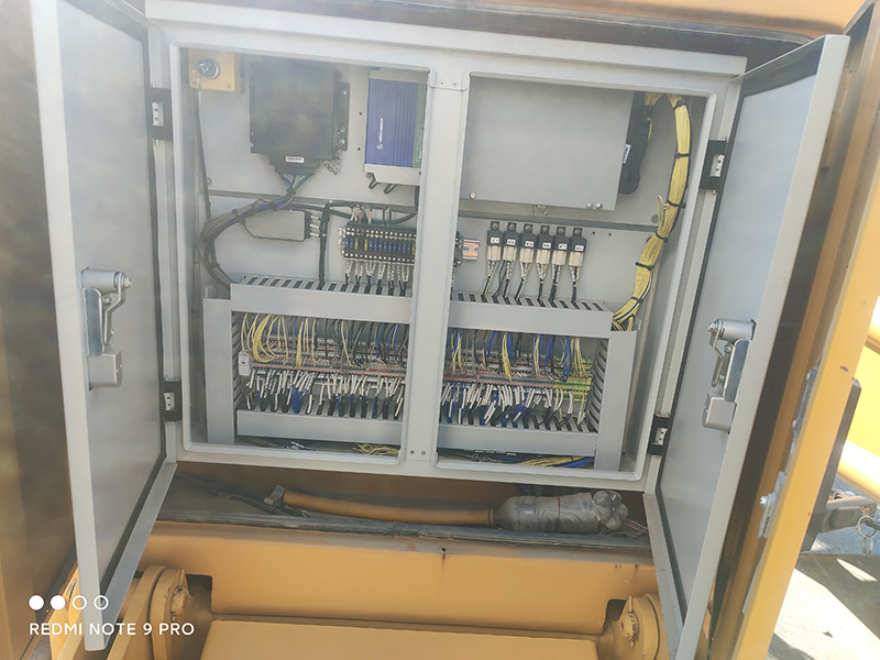 XCMG XGC200 200 tons hydraulic boom used crawler crane 2019 with good condition - Grúa sobre orugas: foto 5 XCMG XGC200 200 tons hydraulic boom used crawler crane 2019 with good condition - Grúa sobre orugas: foto 5