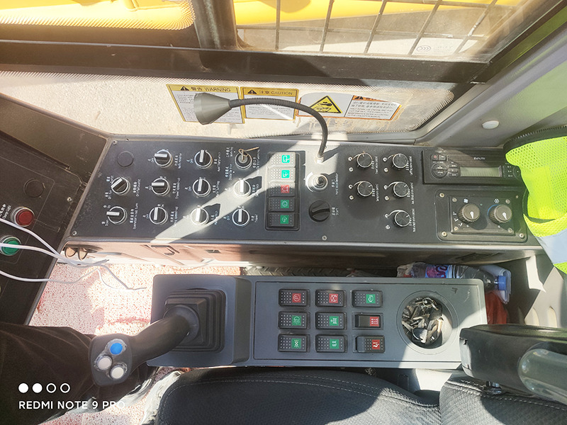 XCMG XGC200 200 tons hydraulic boom used crawler crane 2019 with good condition - Grúa sobre orugas: foto 3 XCMG XGC200 200 tons hydraulic boom used crawler crane 2019 with good condition - Grúa sobre orugas: foto 3