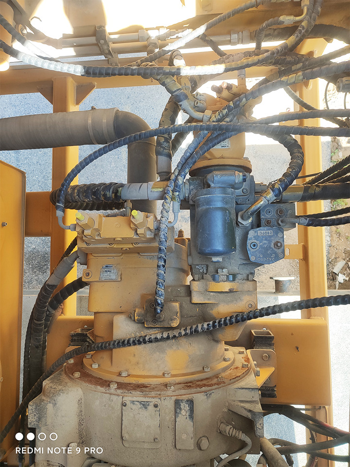 XCMG XGC200 200 tons hydraulic boom used crawler crane 2019 with good condition - Grúa sobre orugas: foto 2 XCMG XGC200 200 tons hydraulic boom used crawler crane 2019 with good condition - Grúa sobre orugas: foto 2