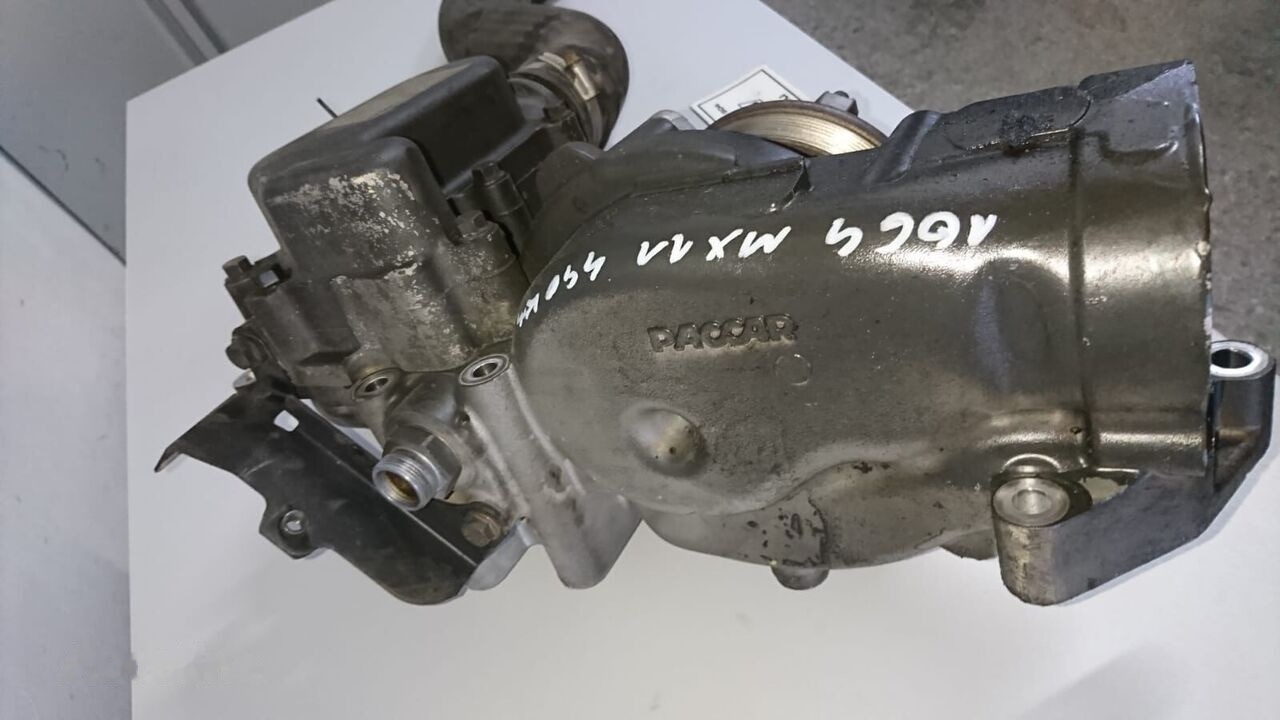 1955127 DAF XF 106 truck - Bomba de refrigerante para Camión: foto 5 1955127 DAF XF 106 truck - Bomba de refrigerante para Camión: foto 5
