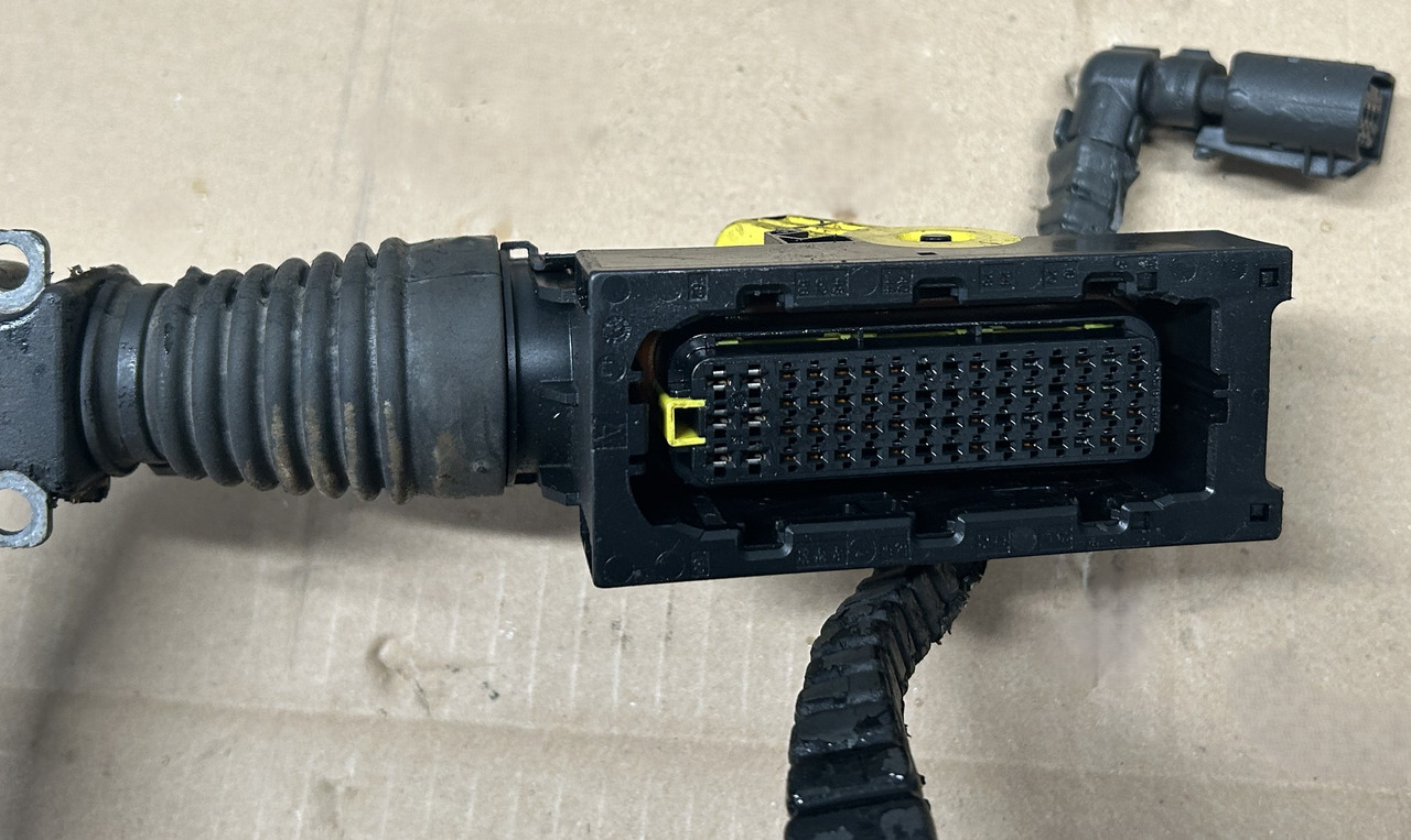 DAF ENGINE WIRING HARNESS J1A DAF XF 106 480 530 - Cables/ Alambres: foto 4 DAF ENGINE WIRING HARNESS J1A DAF XF 106 480 530 - Cables/ Alambres: foto 4