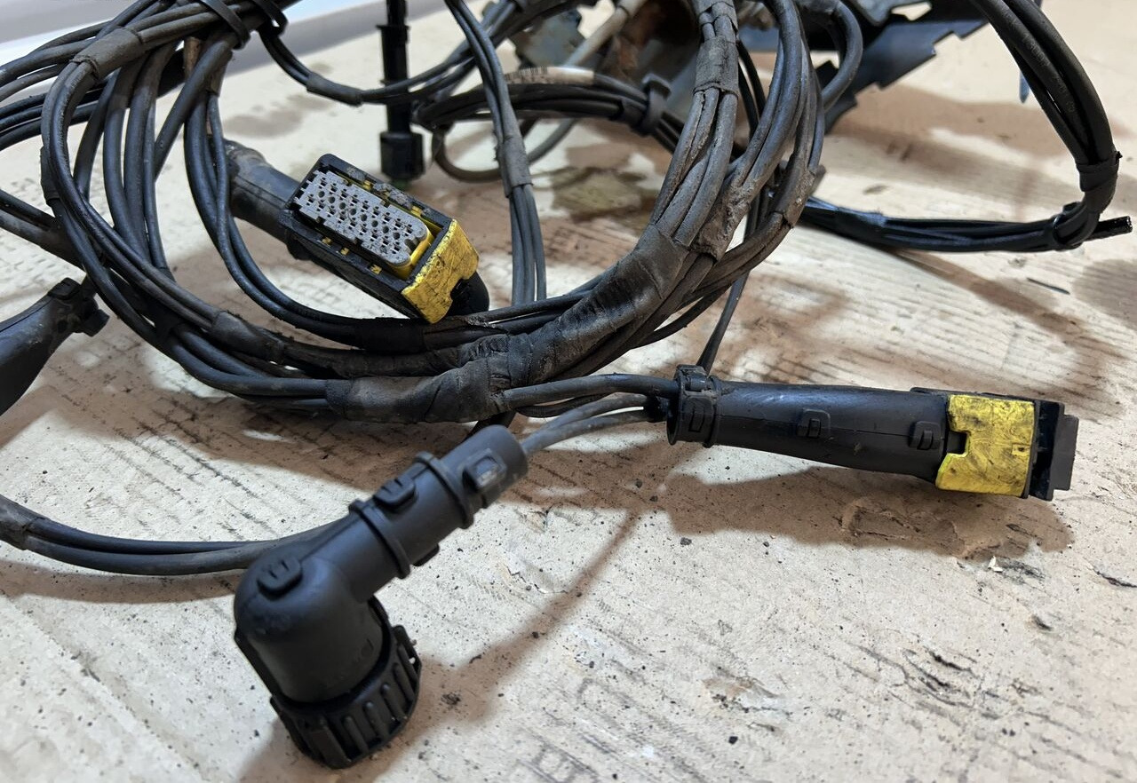 DAF XF 106 2020457 DAF XF 106 truck - Cables/ Alambres para Camión: foto 5 DAF XF 106 2020457 DAF XF 106 truck - Cables/ Alambres para Camión: foto 5