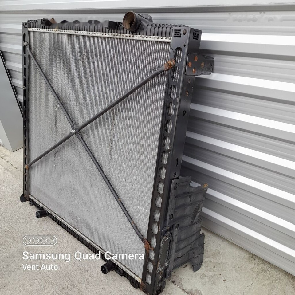 DAF xf 106 125896 truck - Radiador para Camión: foto 1 DAF xf 106 125896 truck - Radiador para Camión: foto 1