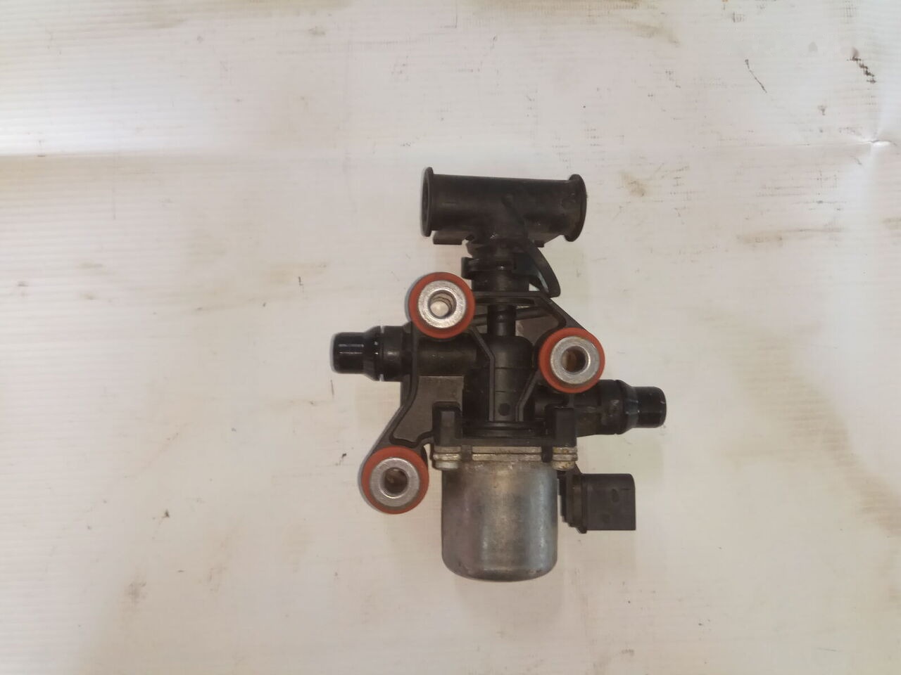 Elektrozawór AdBlue WABCO 446091304  DAF XF 106 truck - Silenciador/ Sistema de escape para Camión: foto 3 Elektrozawór AdBlue WABCO 446091304  DAF XF 106 truck - Silenciador/ Sistema de escape para Camión: foto 3