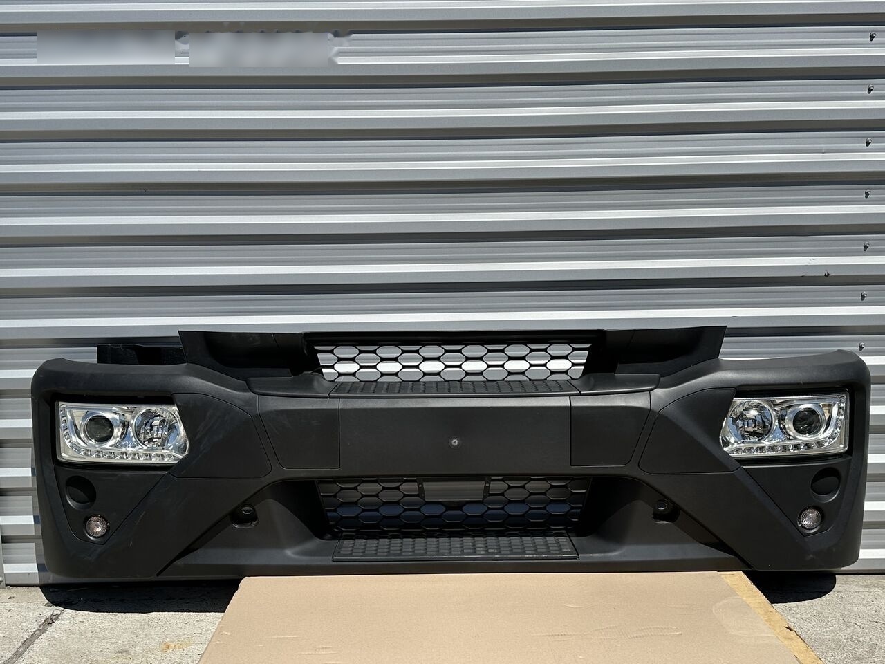 IVECO EUROCARGO/ 5801690602 / 5801745452 / 5801745449 IVECO 5801690602 / 5801745452 / 5801745449 - Parachoques para Camión: foto 1 IVECO EUROCARGO/ 5801690602 / 5801745452 / 5801745449 IVECO 5801690602 / 5801745452 / 5801745449 - Parachoques para Camión: foto 1