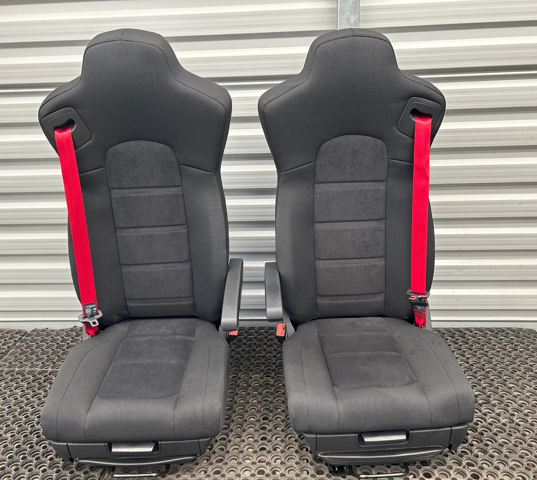 IVECO NEW SET OF SEATS IVECO S-WAY - Asiento: foto 1 IVECO NEW SET OF SEATS IVECO S-WAY - Asiento: foto 1