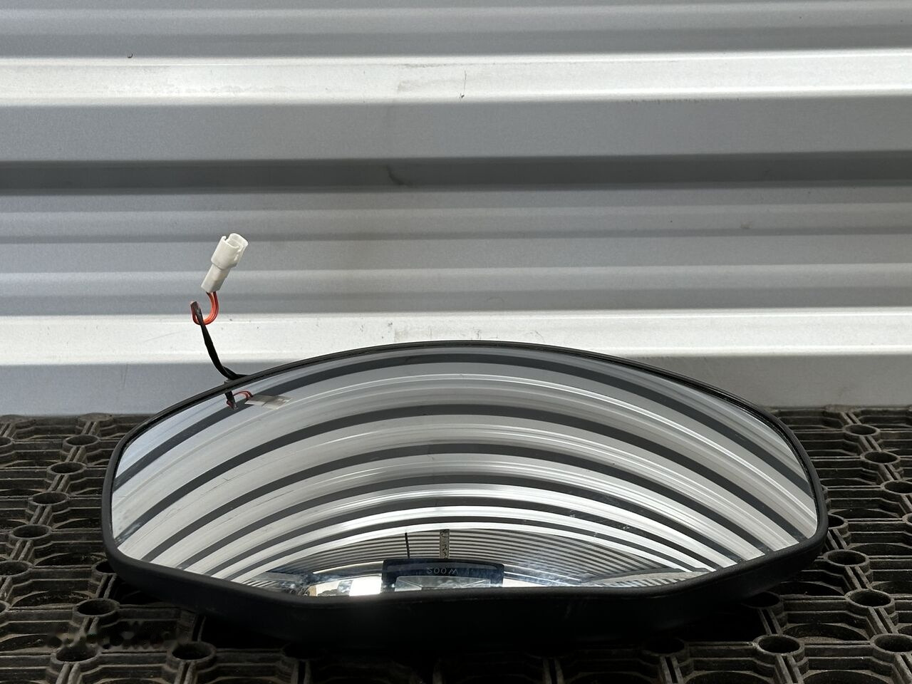 IVECO S-WAY STRALIS 5802287173 IVECO truck - Espejo retrovisor para Camión: foto 2 IVECO S-WAY STRALIS 5802287173 IVECO truck - Espejo retrovisor para Camión: foto 2