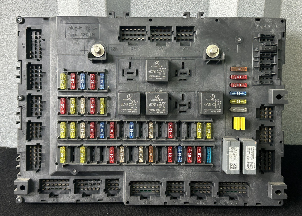 MERCEDES ACTROS MP4 A FUSE MODULE SAM - Fusible: foto 1 MERCEDES ACTROS MP4 A FUSE MODULE SAM - Fusible: foto 1