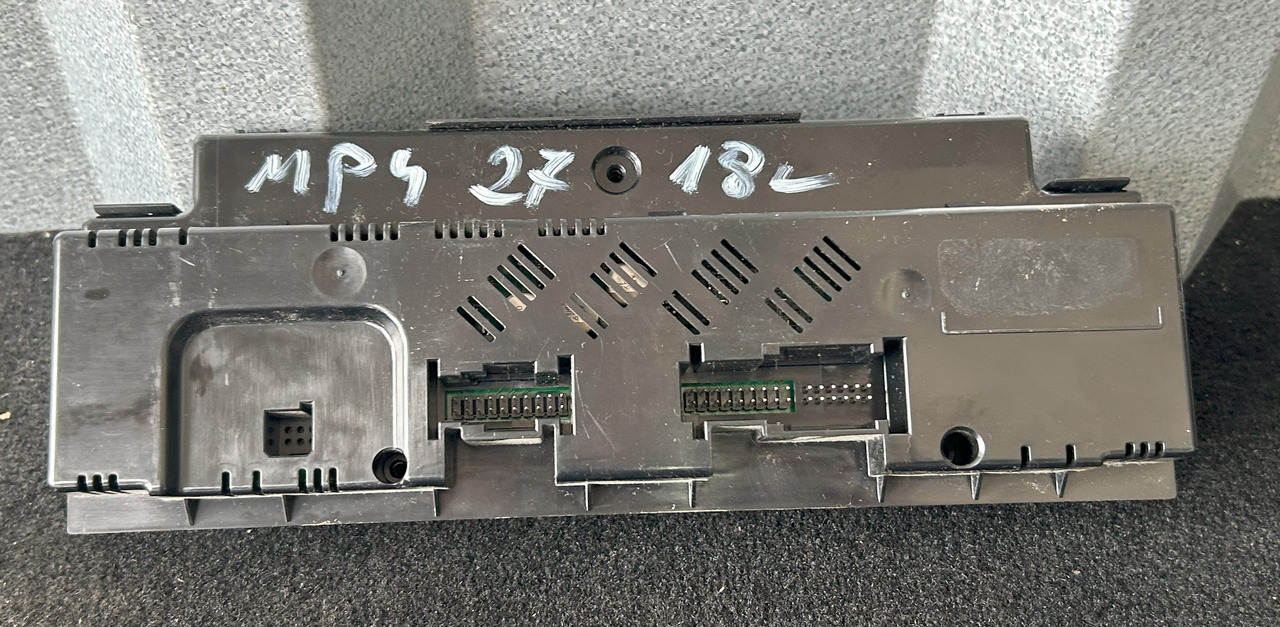 MERCEDES AIR CONDITIONING CONTROL PANEL AROCS MP4 - Pieza de aire acondicionado: foto 2 MERCEDES AIR CONDITIONING CONTROL PANEL AROCS MP4 - Pieza de aire acondicionado: foto 2