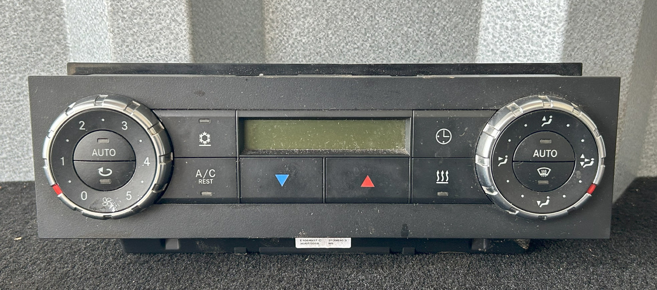 MERCEDES AIR CONDITIONING CONTROL PANEL AROCS MP4 - Pieza de aire acondicionado: foto 1 MERCEDES AIR CONDITIONING CONTROL PANEL AROCS MP4 - Pieza de aire acondicionado: foto 1