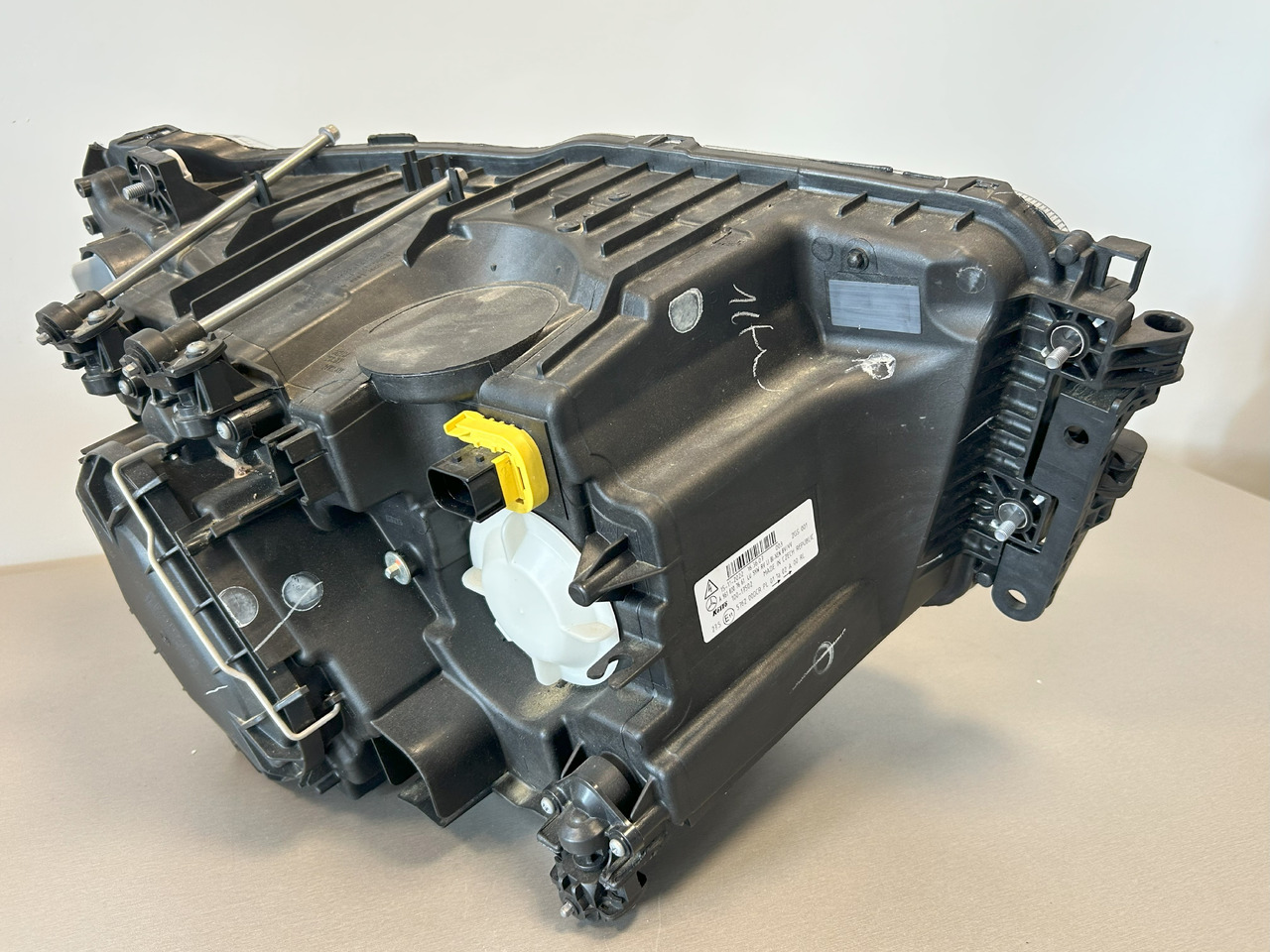 MERCEDES-BENZ brand new original OEM Mercedes-Benz headlight LEFT BI-XENON MP4, MP5 - Faro delantero: foto 5 MERCEDES-BENZ brand new original OEM Mercedes-Benz headlight LEFT BI-XENON MP4, MP5 - Faro delantero: foto 5