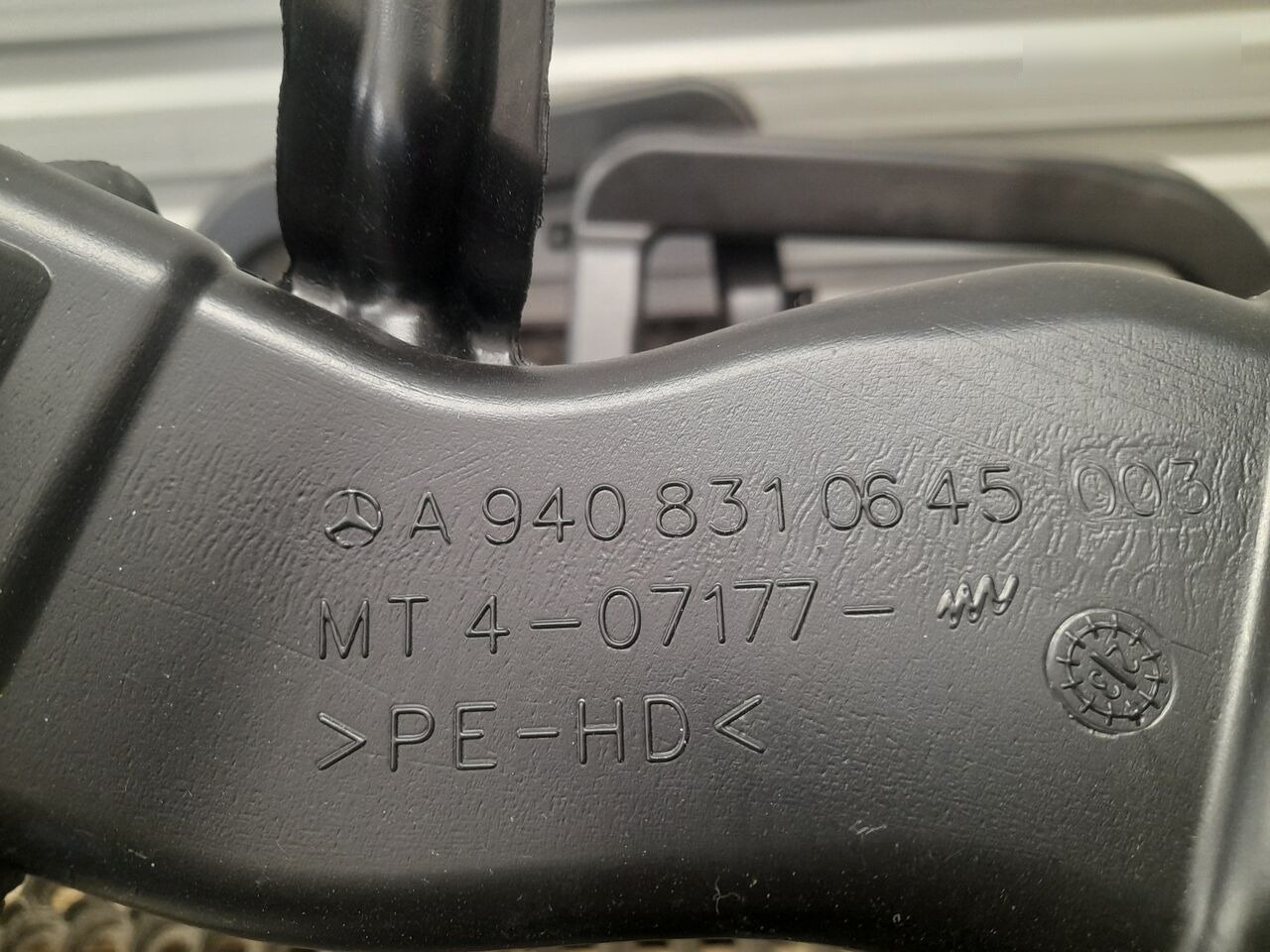 Mercedes-Benz ATEGO 2023 - Tubo de admisión de aire para Camión: foto 2 Mercedes-Benz ATEGO 2023 - Tubo de admisión de aire para Camión: foto 2