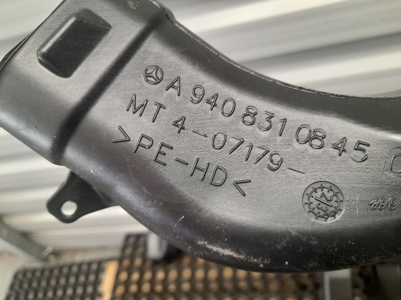 Mercedes-Benz ATEGO 2023 - Tubo de admisión de aire para Camión: foto 3 Mercedes-Benz ATEGO 2023 - Tubo de admisión de aire para Camión: foto 3