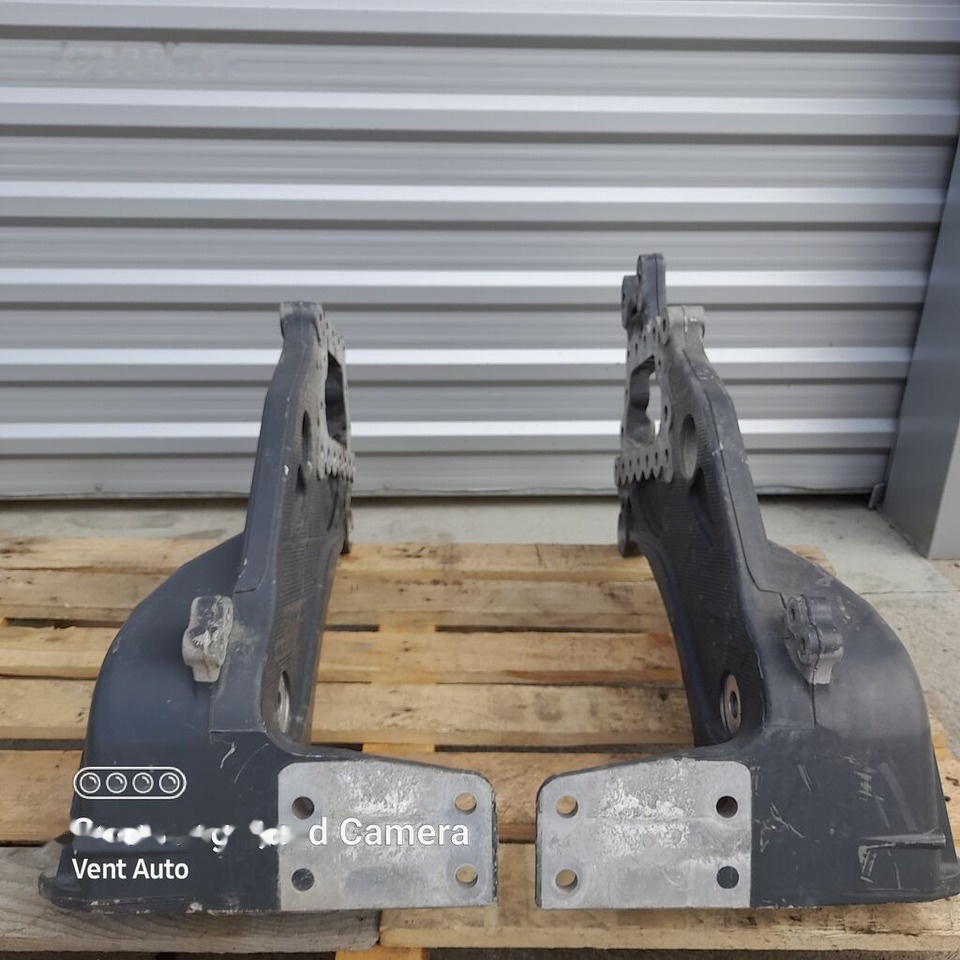 Mocowanie resora/ wspornik LEFT Mercedes-Benz ACTROS MP4 A9603223901 Mercedes-Benz A9603223901 - Suspensión de cabina para Camión: foto 4 Mocowanie resora/ wspornik LEFT Mercedes-Benz ACTROS MP4 A9603223901 Mercedes-Benz A9603223901 - Suspensión de cabina para Camión: foto 4