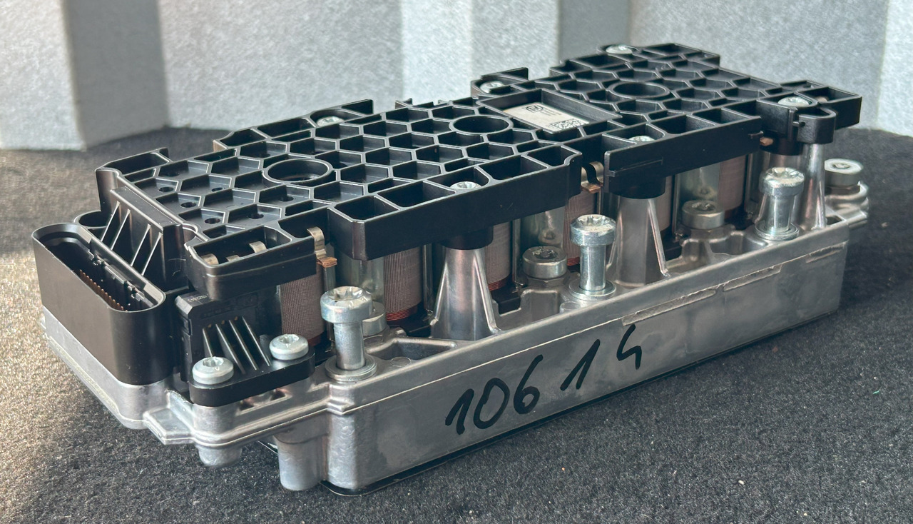 ZF DAF XF 106 530 TRAXON ZF VALVE BLOCK - Unidad de control para Camión: foto 1 ZF DAF XF 106 530 TRAXON ZF VALVE BLOCK - Unidad de control para Camión: foto 1