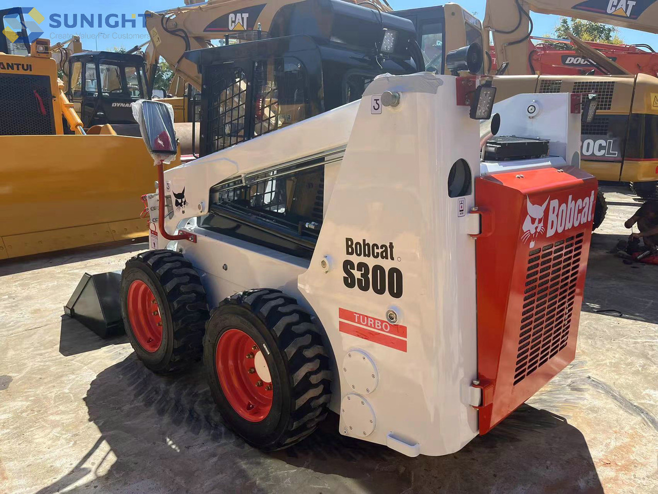 BOBCAT New BOBCAT S300 Skid Steer Loader Kubota V3800 Engine, 81 HP (60 kW) Kubota Engine, 3000 lbs (1360 kg) Operating Capacity & 3750 kg Weight - Minicargadora: foto 2 BOBCAT New BOBCAT S300 Skid Steer Loader Kubota V3800 Engine, 81 HP (60 kW) Kubota Engine, 3000 lbs (1360 kg) Operating Capacity & 3750 kg Weight - Minicargadora: foto 2