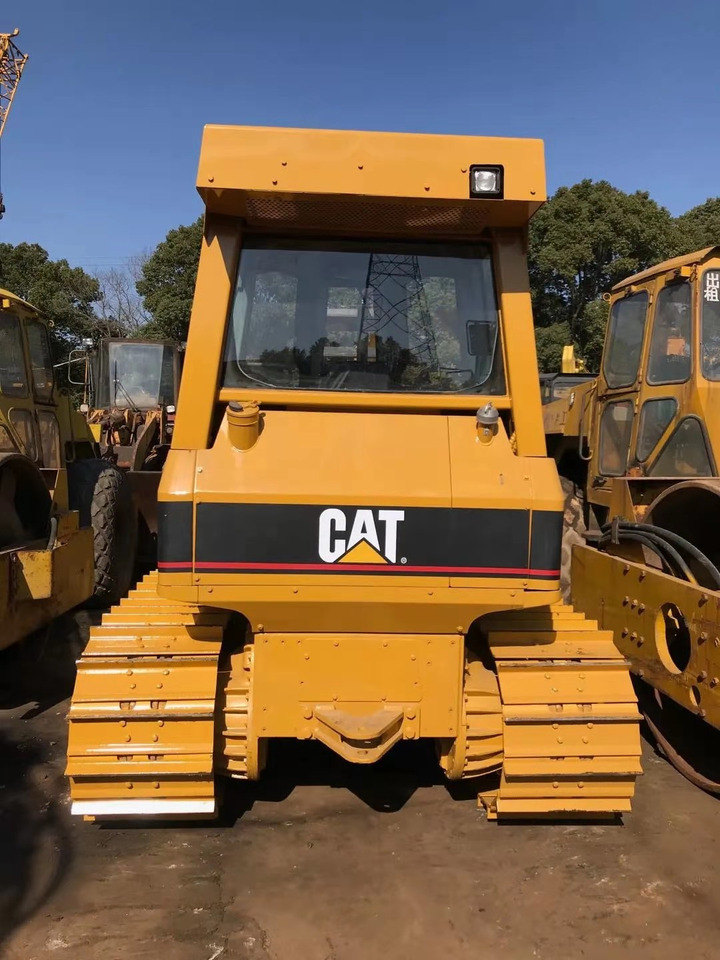 CATERPILLAR Bulldozer D5G, D5K Good Condition Farming Equipment - Bulldozer: foto 3 CATERPILLAR Bulldozer D5G, D5K Good Condition Farming Equipment - Bulldozer: foto 3
