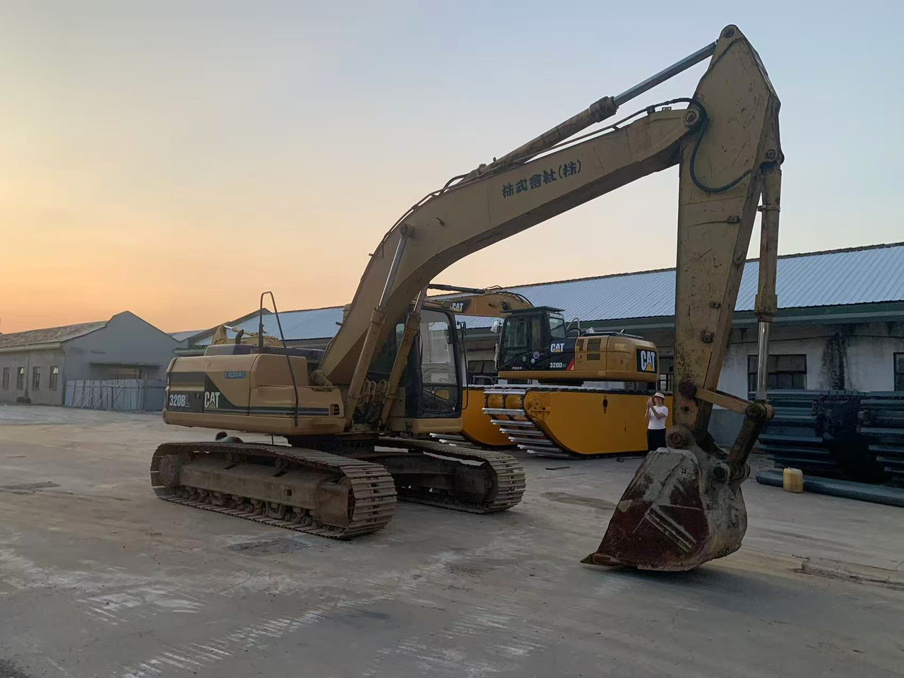 CATERPILLAR Tracked Excavator 20 ton Excavator CAT 320B, 320BL - Excavadora de cadenas: foto 1 CATERPILLAR Tracked Excavator 20 ton Excavator CAT 320B, 320BL - Excavadora de cadenas: foto 1