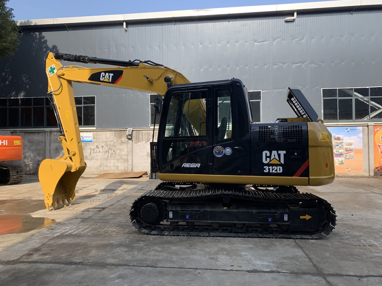 Caterpillar 12 ton Excavator Used Condition CAT 312D Good Price - Excavadora de cadenas: foto 2 Caterpillar 12 ton Excavator Used Condition CAT 312D Good Price - Excavadora de cadenas: foto 2