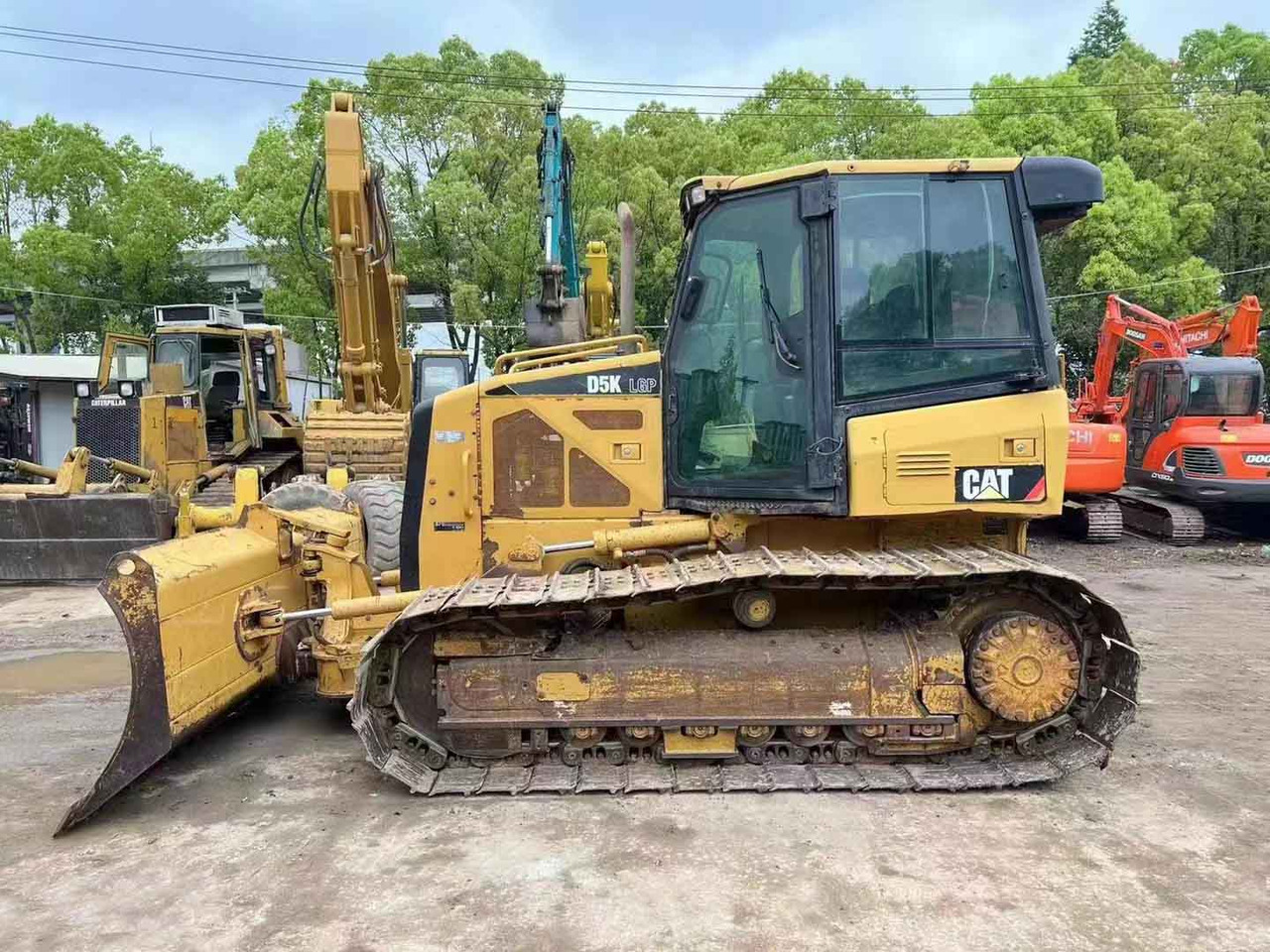 Caterpillar Bulldozer Used Condition CAT D5K LGP Original Color - Bulldozer: foto 1 Caterpillar Bulldozer Used Condition CAT D5K LGP Original Color - Bulldozer: foto 1
