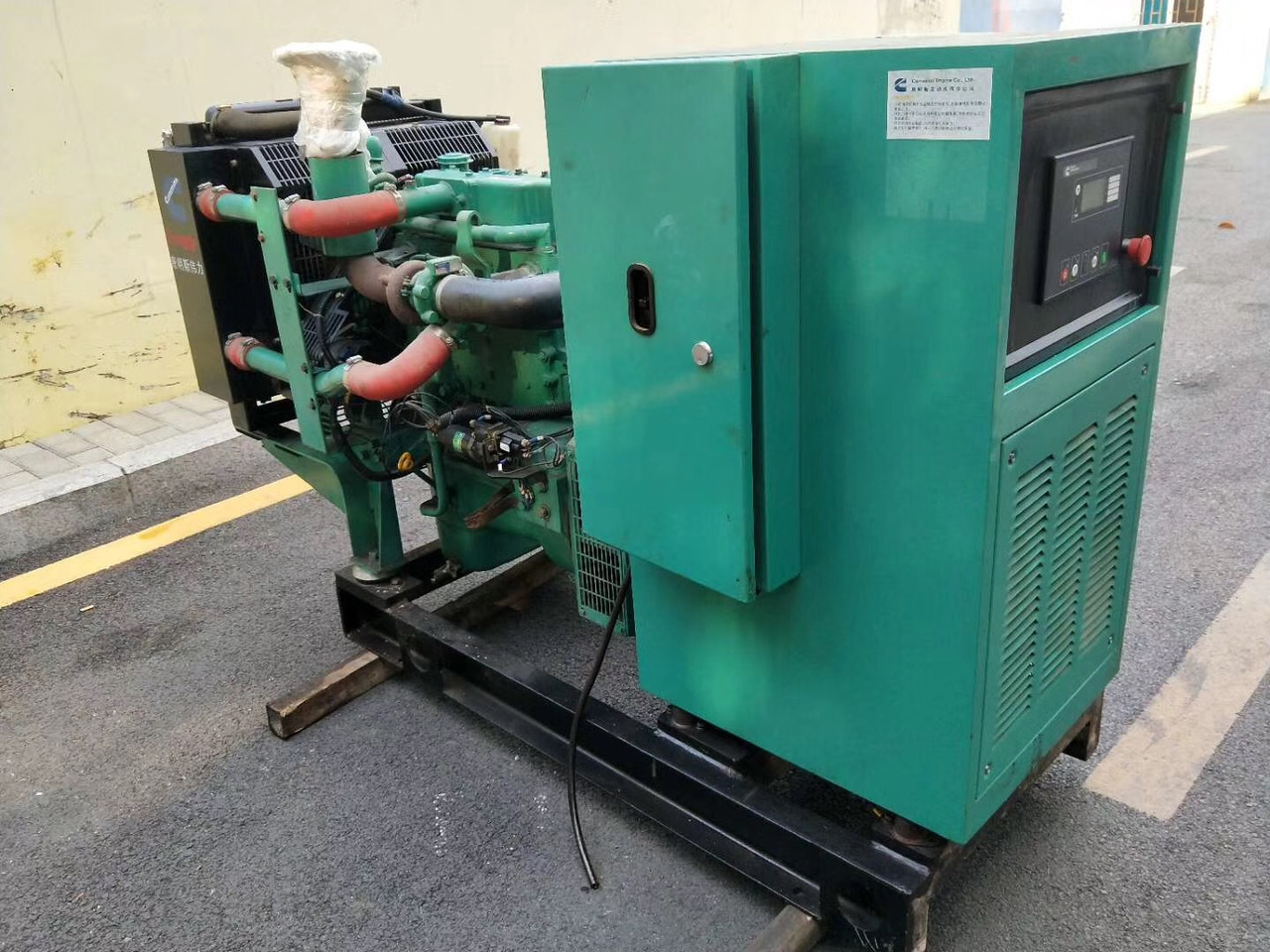 Cummins 55KW Generator Set Standford Alternator - Generador industriale: foto 4 Cummins 55KW Generator Set Standford Alternator - Generador industriale: foto 4