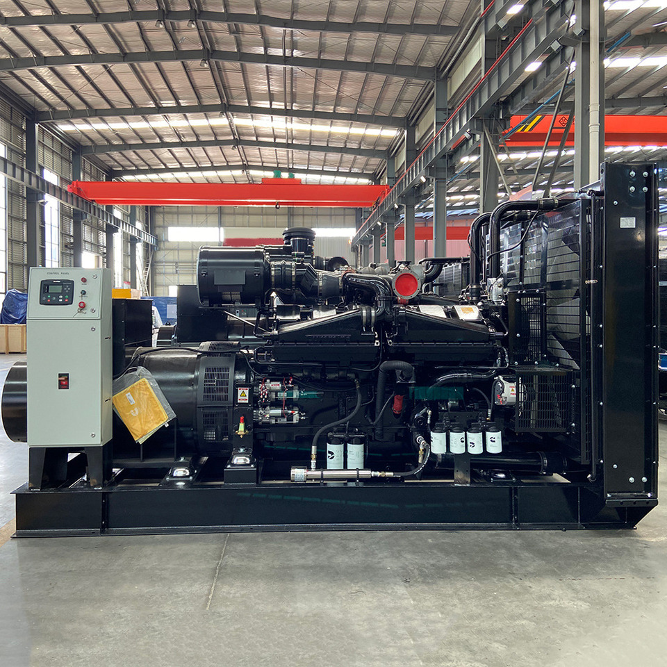 Cummins 600KVA, 700KVA, 800KVA, 1000KVA, 1200KVA Diesel Generator Set Three Phase Power - Generador industriale: foto 3 Cummins 600KVA, 700KVA, 800KVA, 1000KVA, 1200KVA Diesel Generator Set Three Phase Power - Generador industriale: foto 3