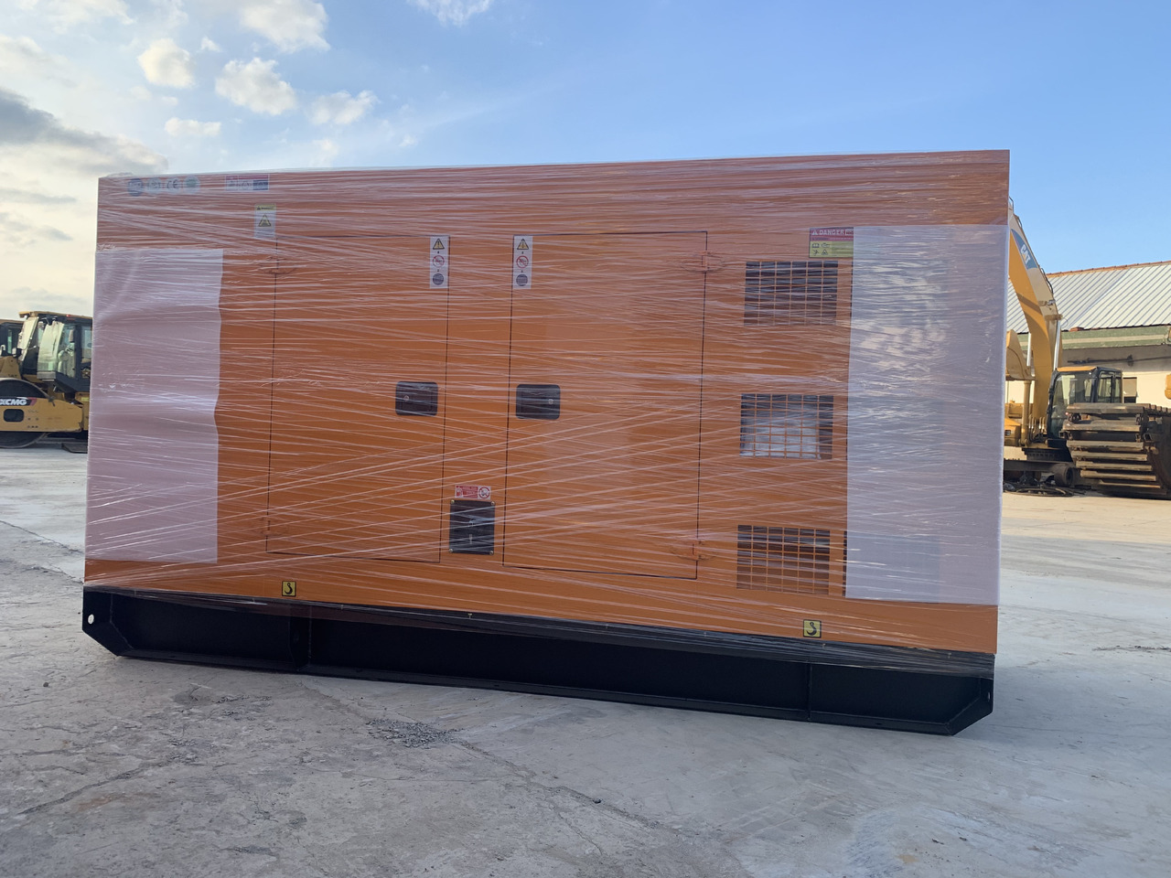 Cummins Generator Set 90KW Three Phase Power 50HZ - Generador industriale: foto 1 Cummins Generator Set 90KW Three Phase Power 50HZ - Generador industriale: foto 1