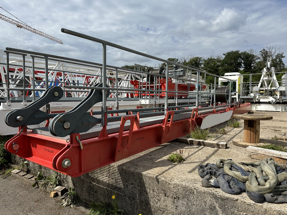 LIEBHERR 150 EC-B 8 Litronic - Grúa torre: foto 2 LIEBHERR 150 EC-B 8 Litronic - Grúa torre: foto 2