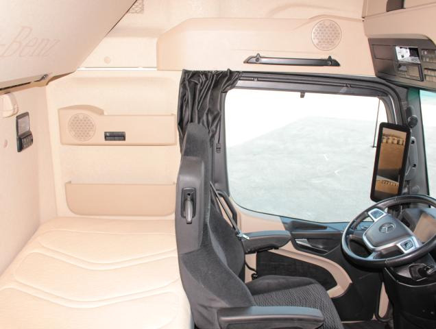 Cabeza tractora Mercedes-Benz Actros 1851 LS: foto 9